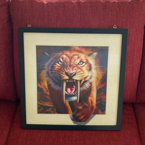 Lenticular 3D Saber Tooth Tiger Poster Framed 17 x 17 inches - Picture 2 of 3